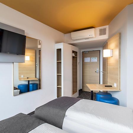 B&B Hotel 란츠후트 외부 사진