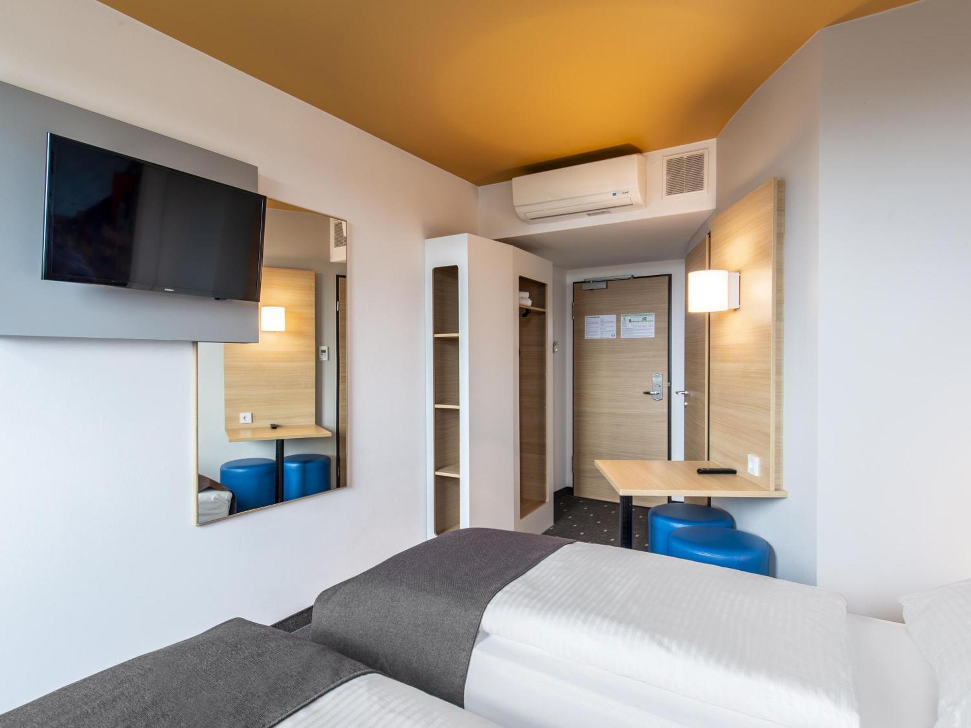 B&B Hotel 란츠후트 외부 사진