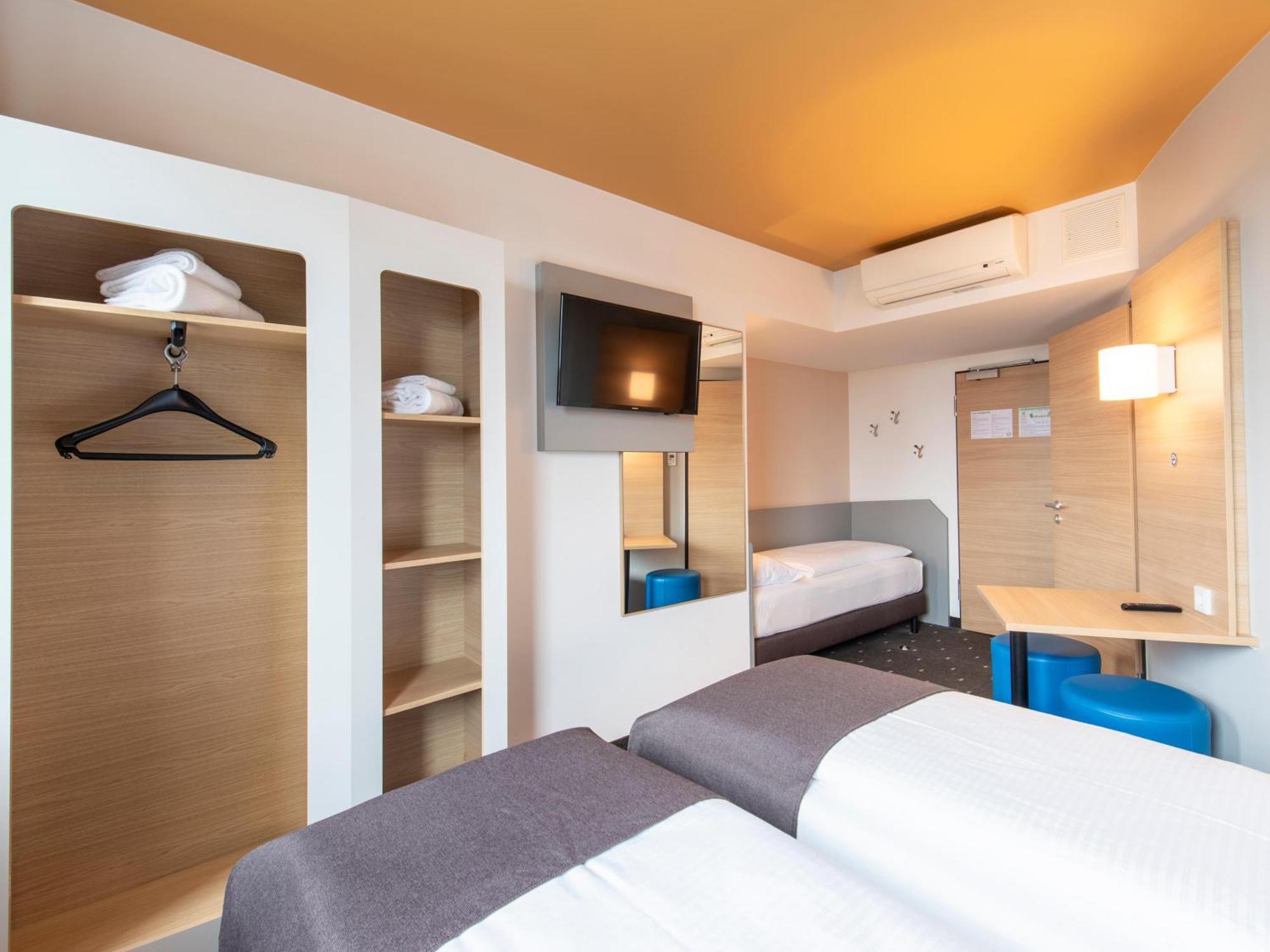 B&B Hotel 란츠후트 외부 사진