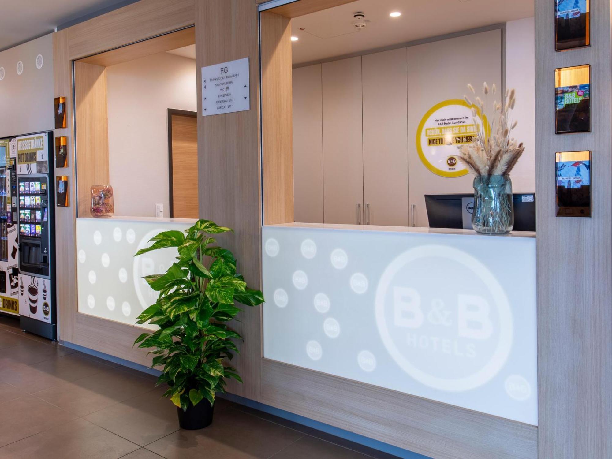 B&B Hotel 란츠후트 외부 사진