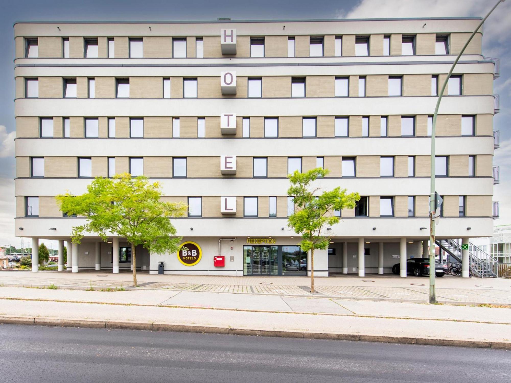 B&B Hotel 란츠후트 외부 사진