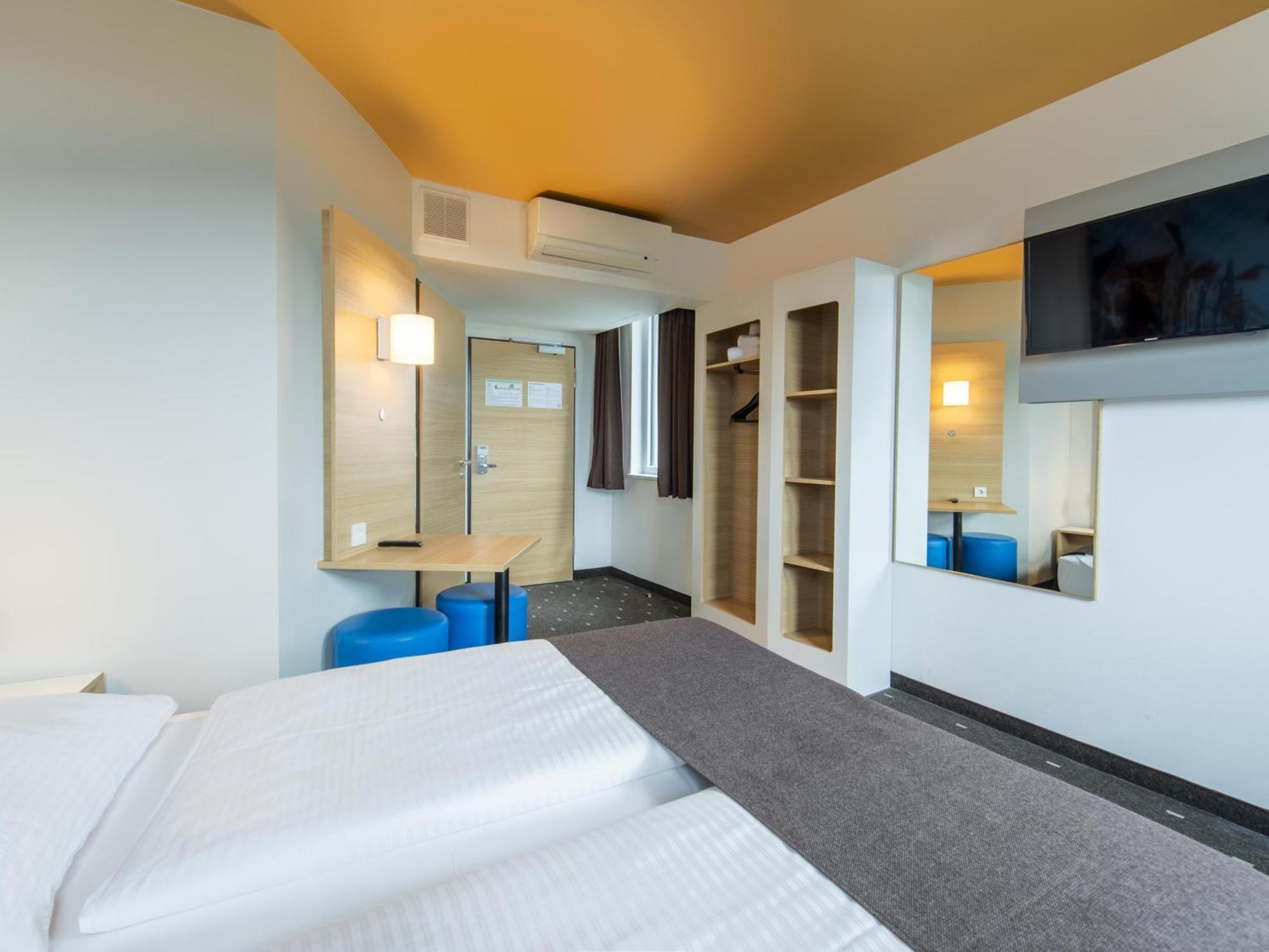 B&B Hotel 란츠후트 외부 사진