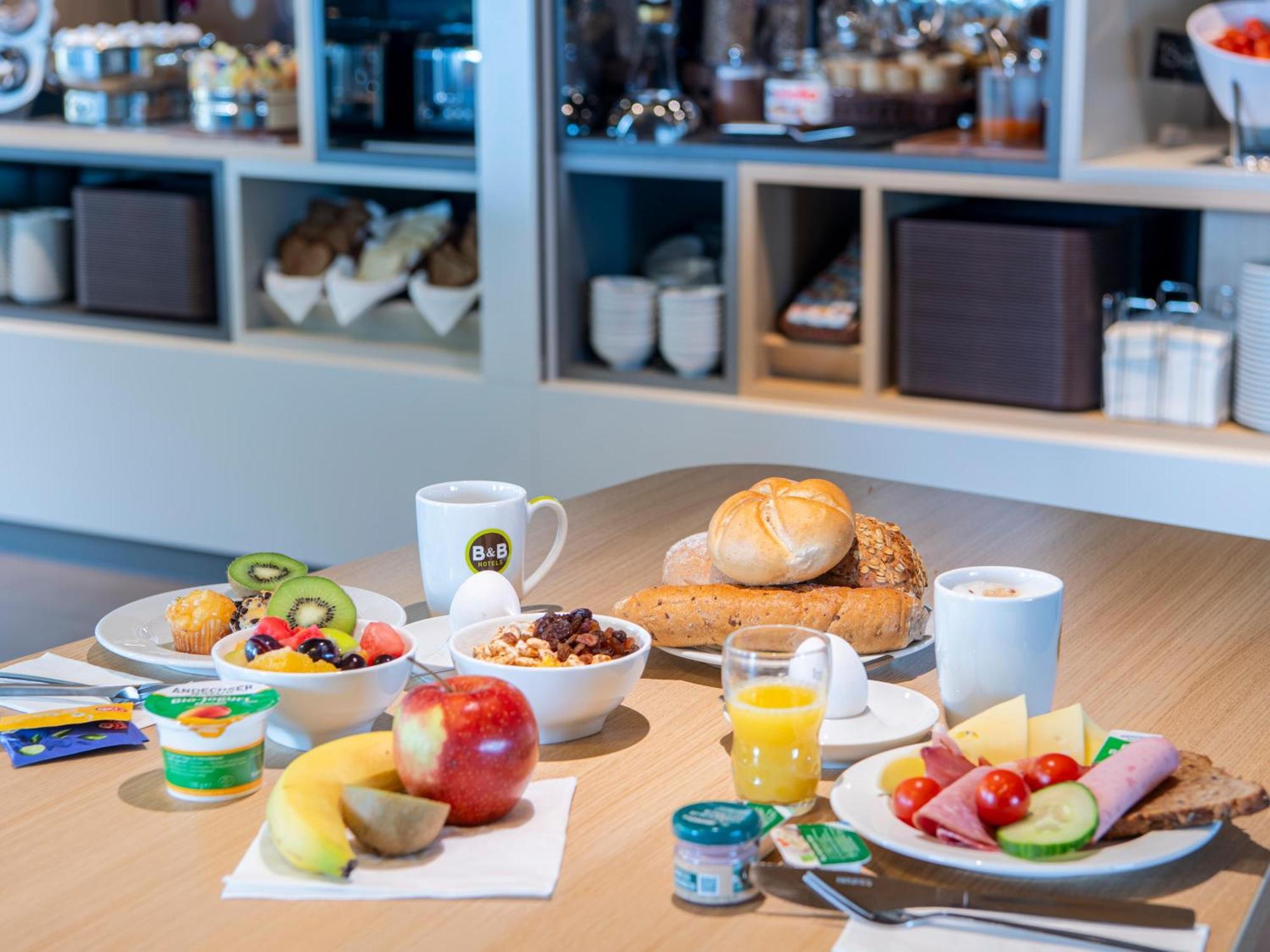 B&B Hotel 란츠후트 외부 사진
