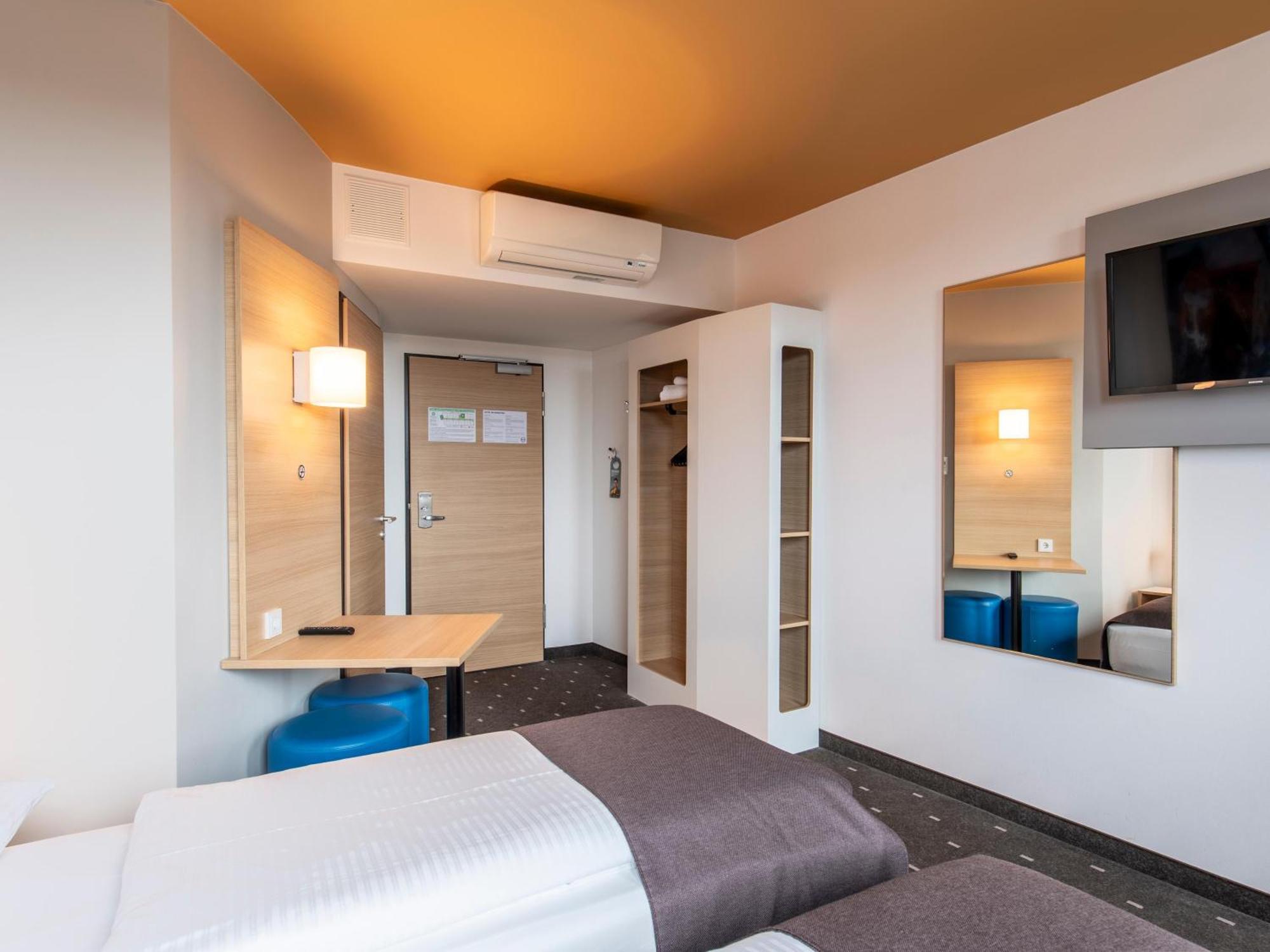 B&B Hotel 란츠후트 외부 사진